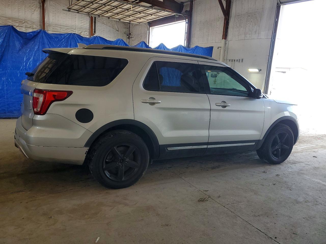 2016 Ford Explorer - Фото 3