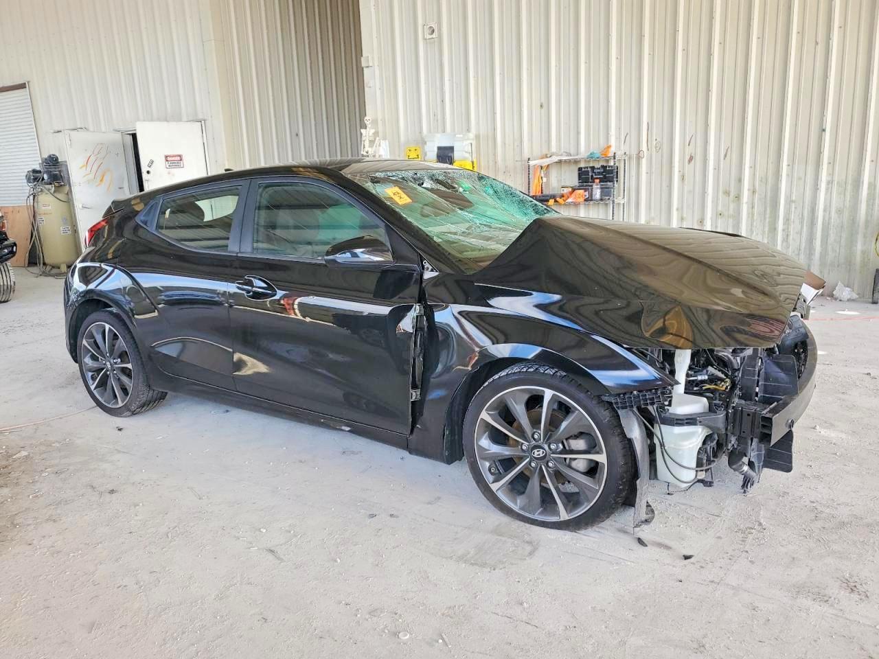 2020 Hyundai Veloster 2.0L Premium - Фото 5