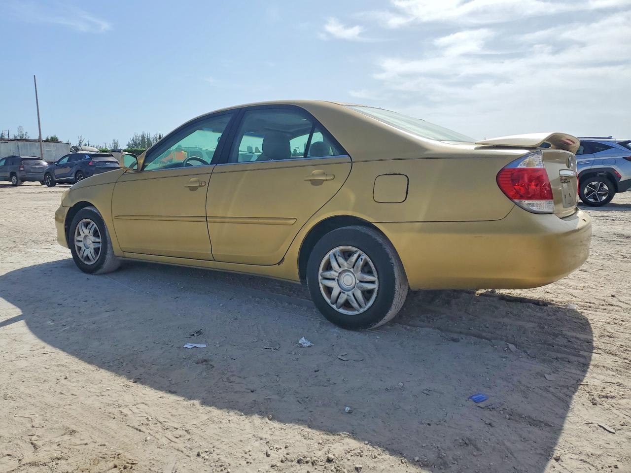 2005 Toyota Camry Le - Image 2
