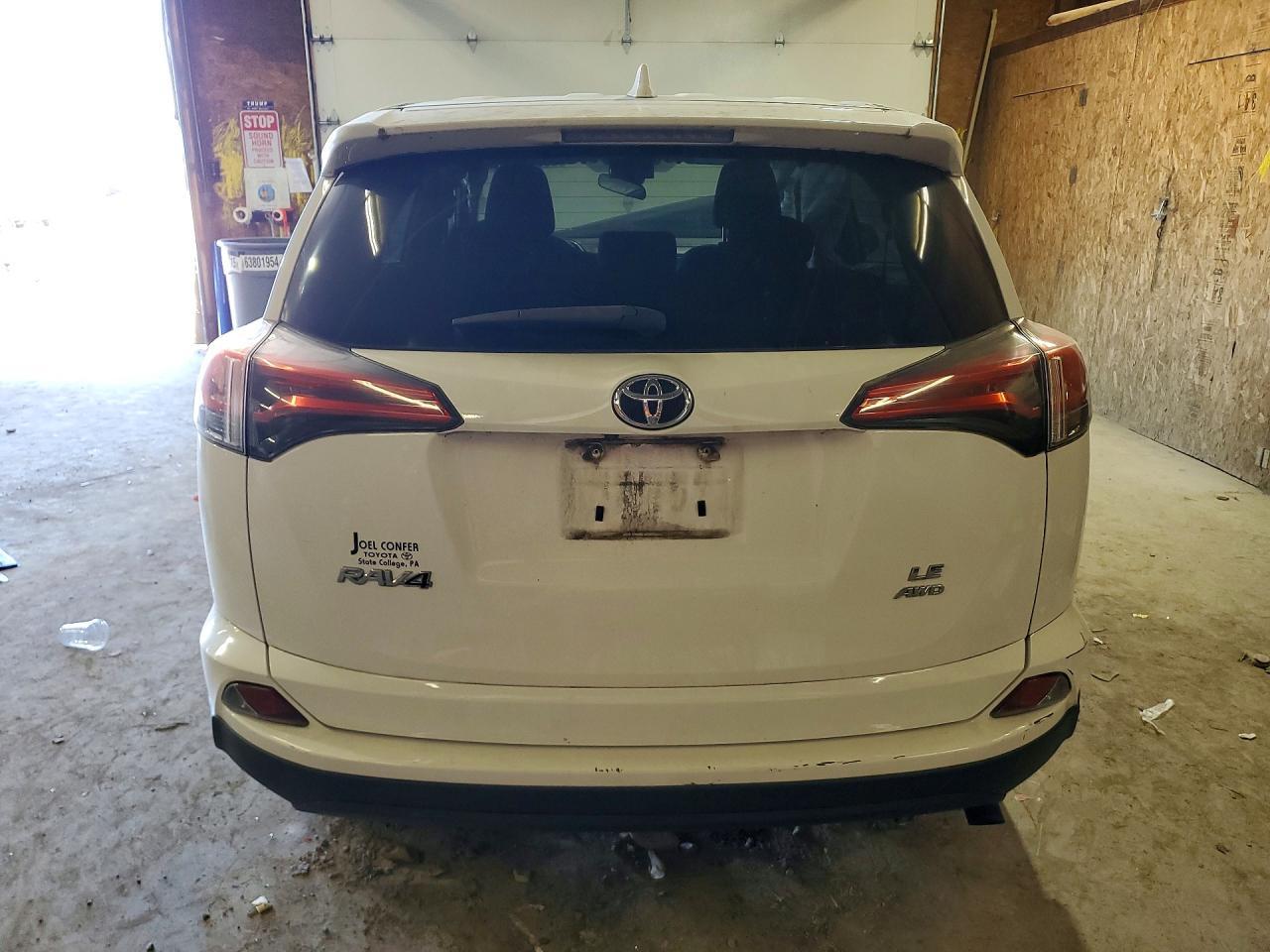 2018 Toyota Rav4 Le - Image 6
