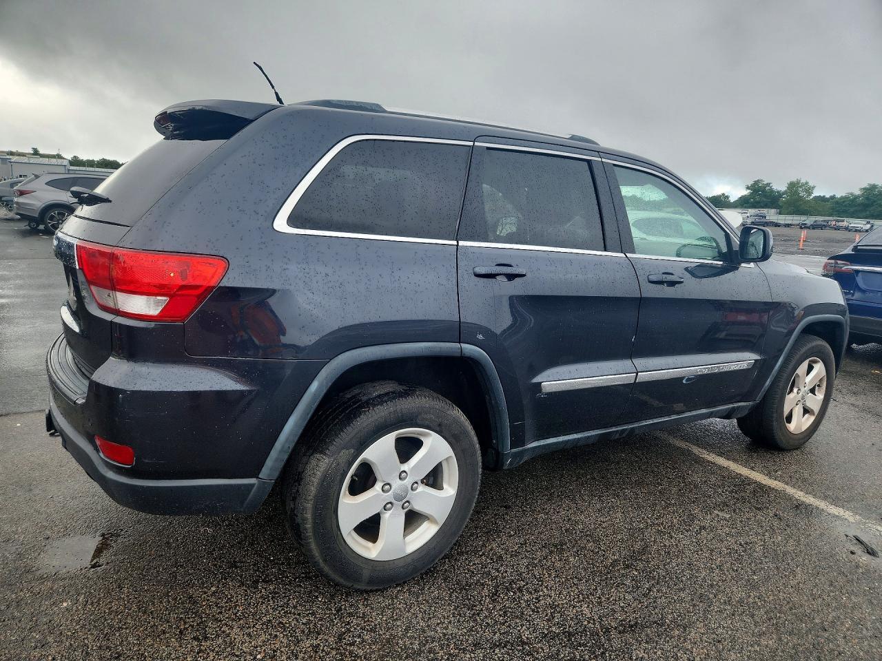 2012 Jeep Grand Cherokee Laredo - Image 3
