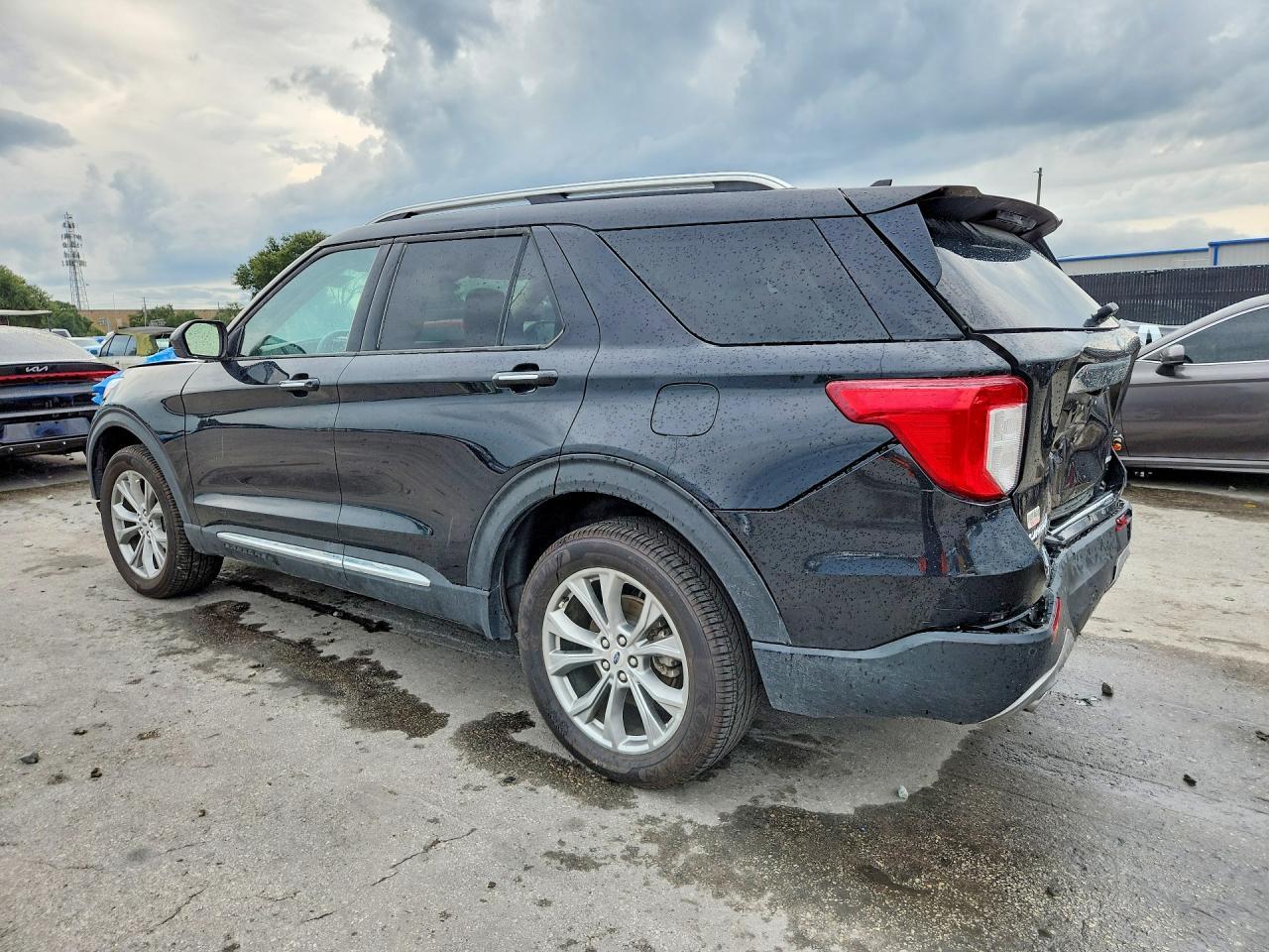 2023 Ford Explorer Limited - Image 2