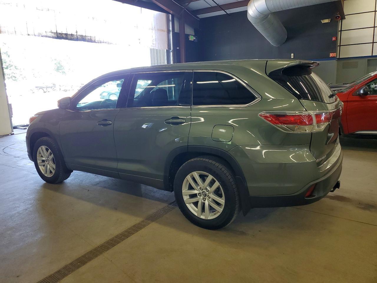 2016 Toyota Highlander Le - Image 2