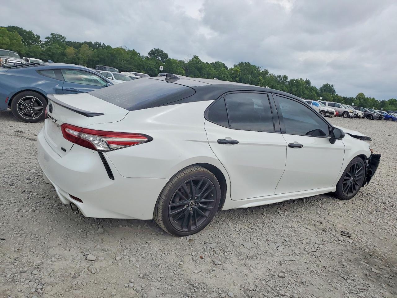 2019 Toyota Camry Xse - Фото 3