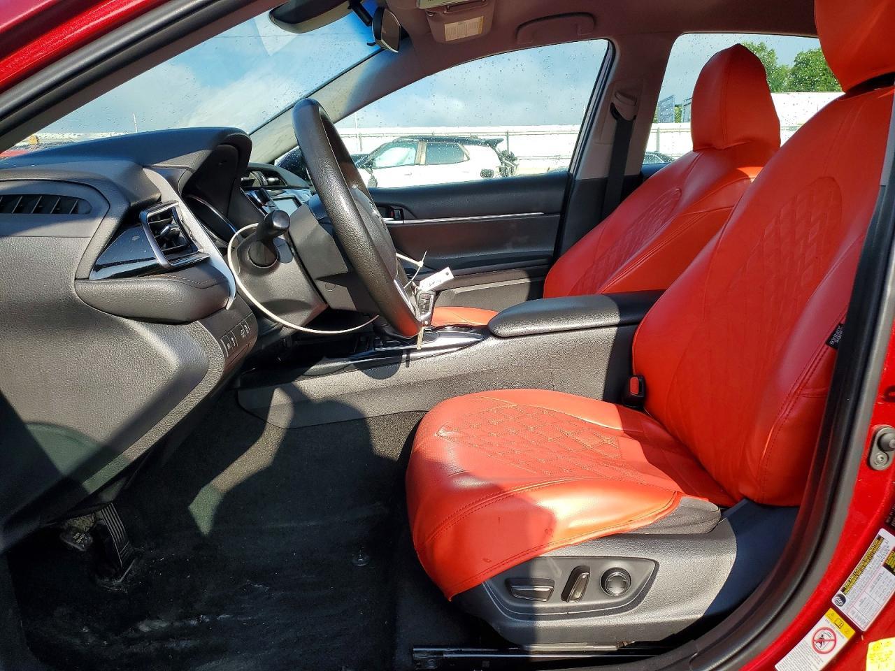 2019 Toyota Camry Le - Image 7