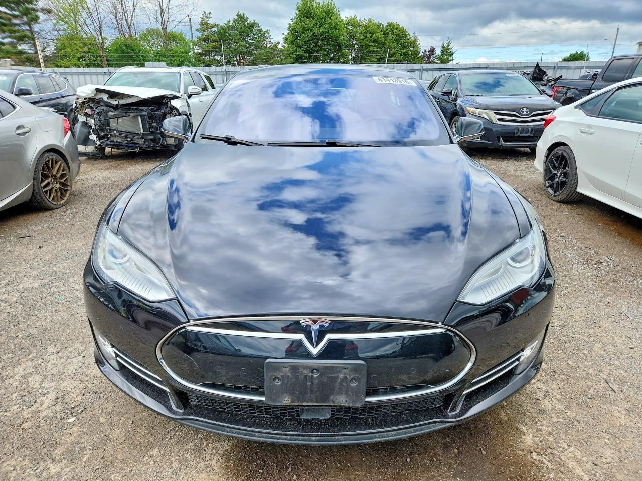 2015 Tesla Model S 70D - Image 5