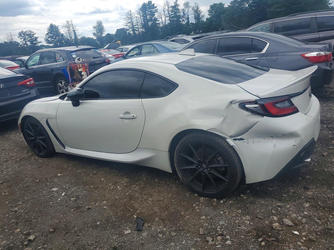 2022 Toyota Gr 86 Premium - Image 2
