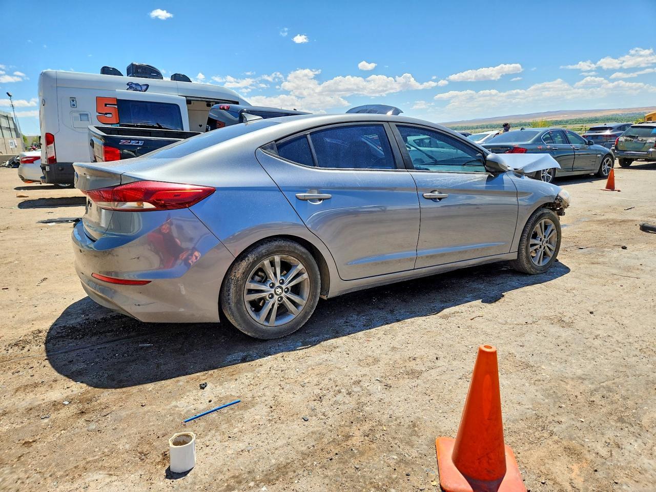 2018 Hyundai Elantra - Фото 3