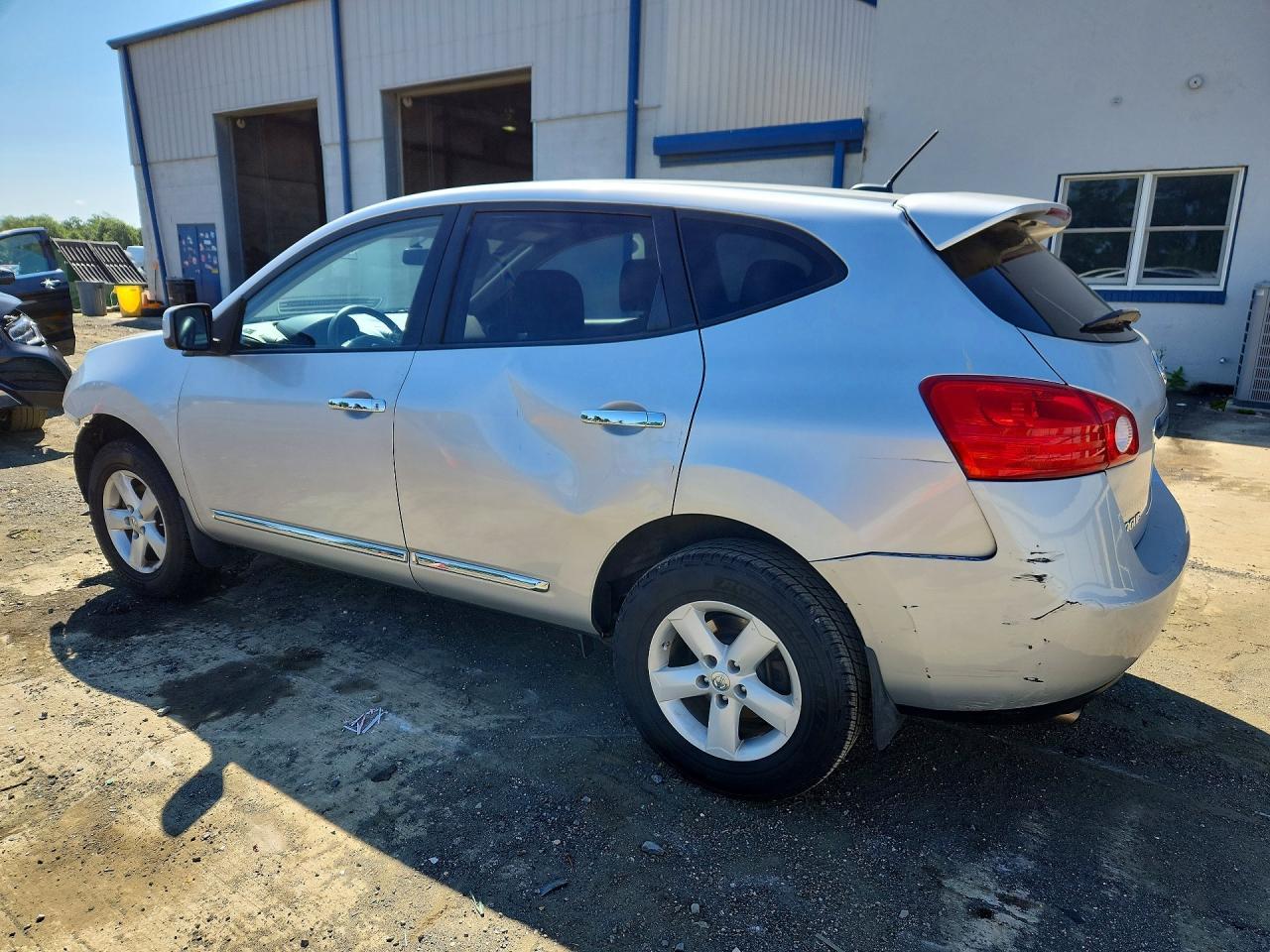 2013 Nissan Rogue S - Image 2