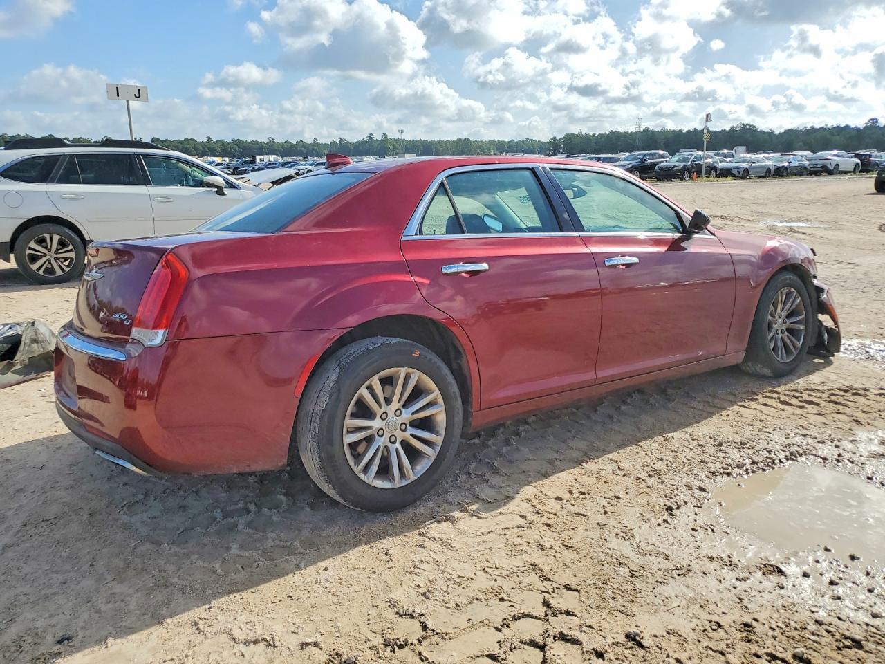 2016 Chrysler 300C - Image 3