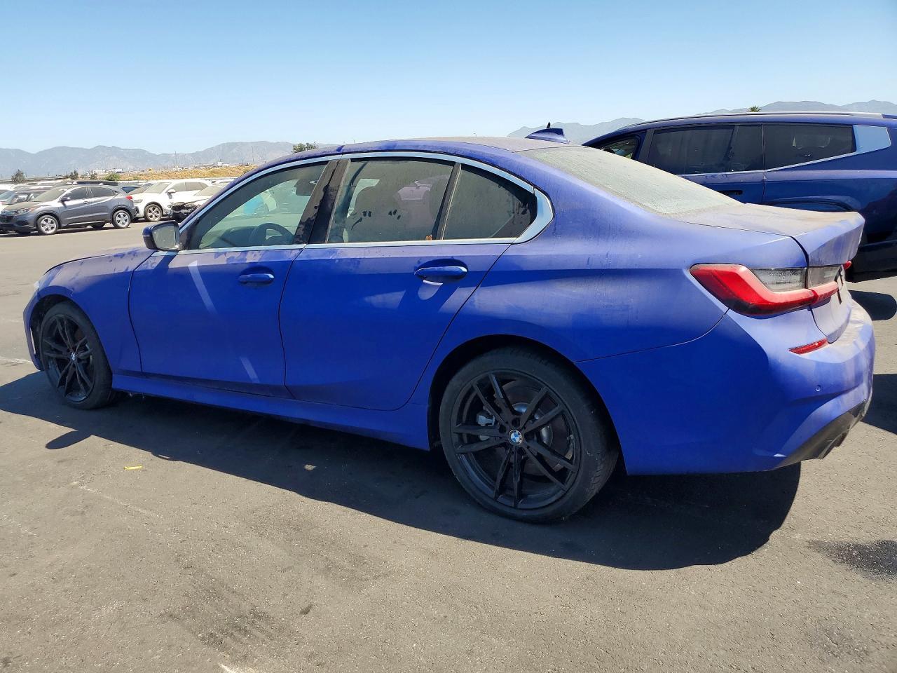 2020 BMW 330I - Фото 2