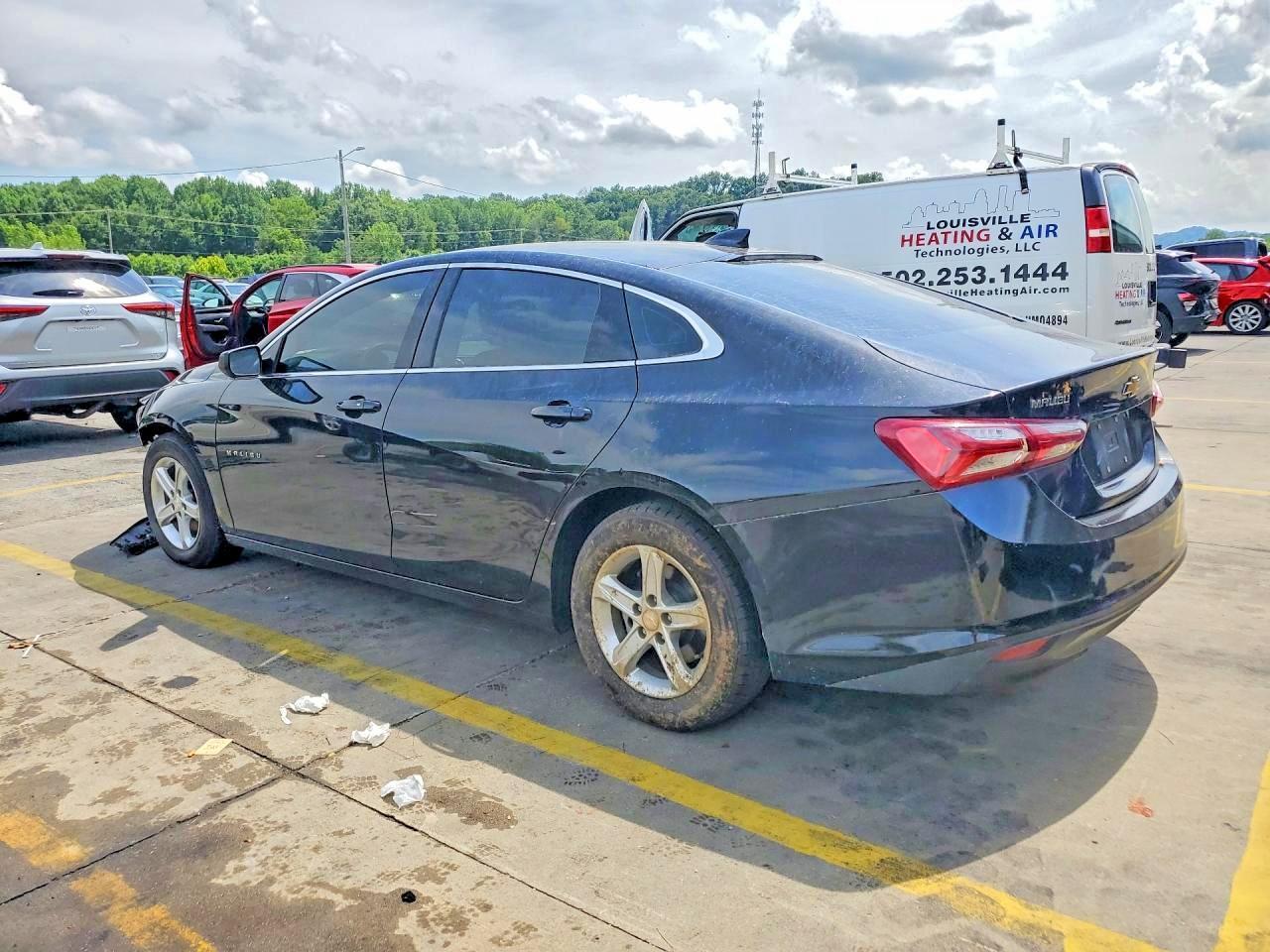 2022 Chevrolet Malibu Lt - Фото 2