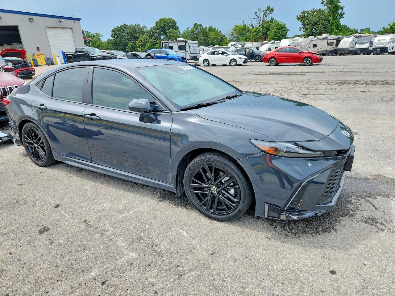 2025 Toyota Camry Se - Фото 4
