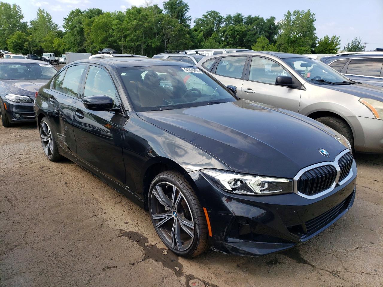 2023 BMW 330Xi - Фото 4