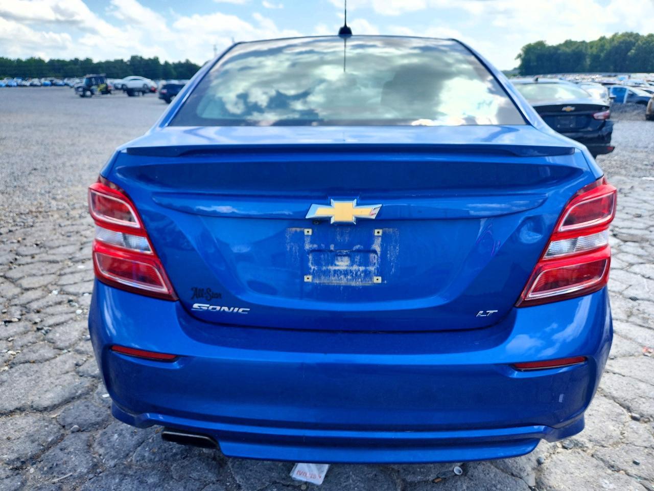 2017 Chevrolet Sonic Lt - Фото 6