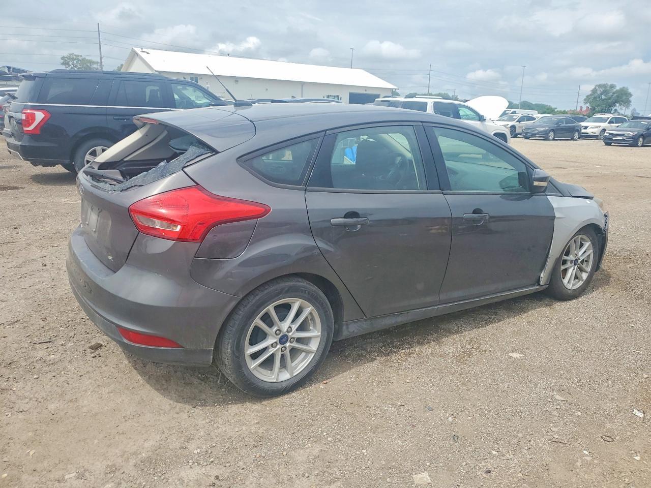 2017 Ford Focus Se - Image 3