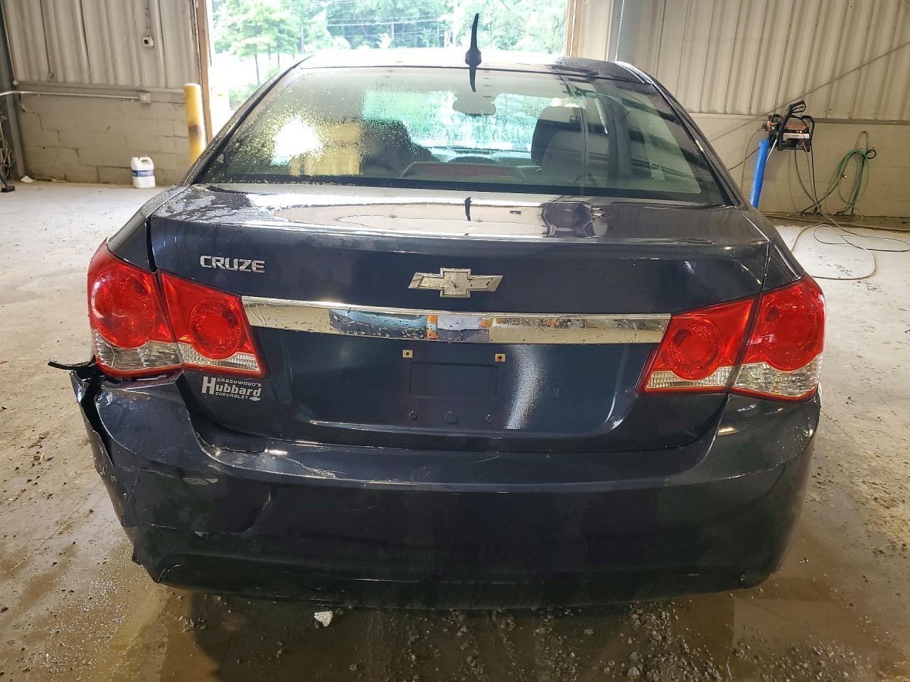2014 Chevrolet Cruze Ls - Image 6