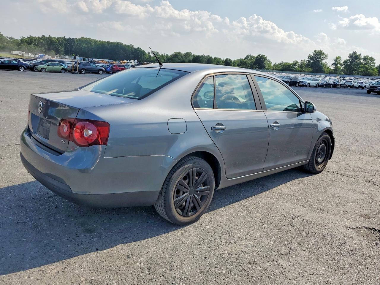 2008 Volkswagen Jetta S - Image 3