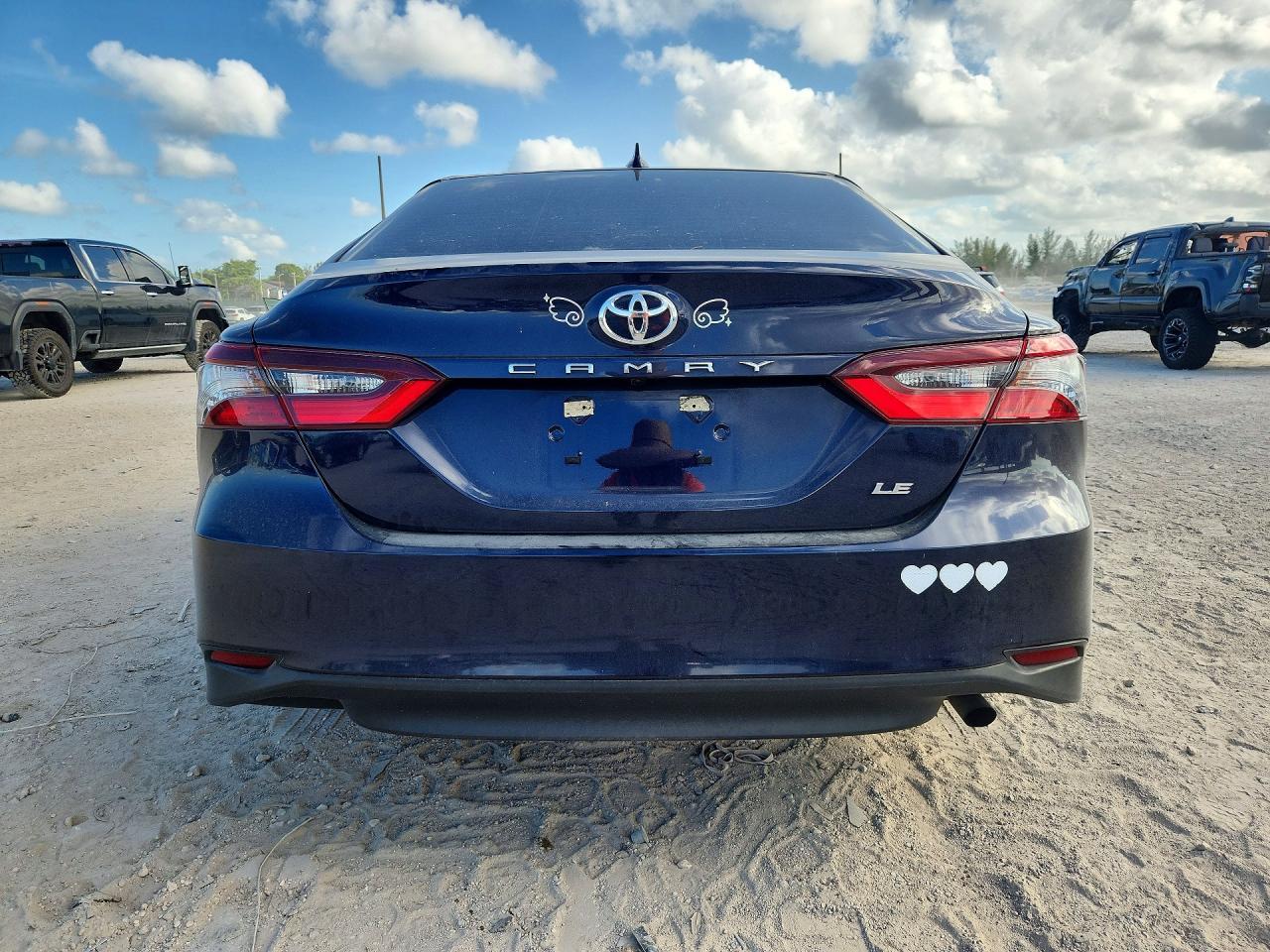 2022 Toyota Camry Le - Image 6