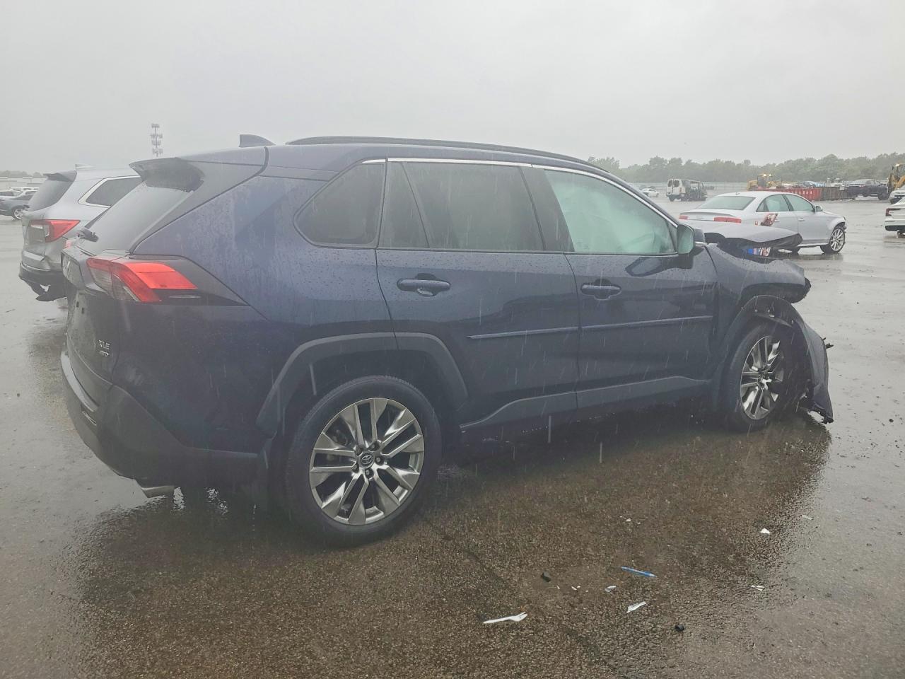 2020 Toyota Rav4 Xle Premium - Image 3