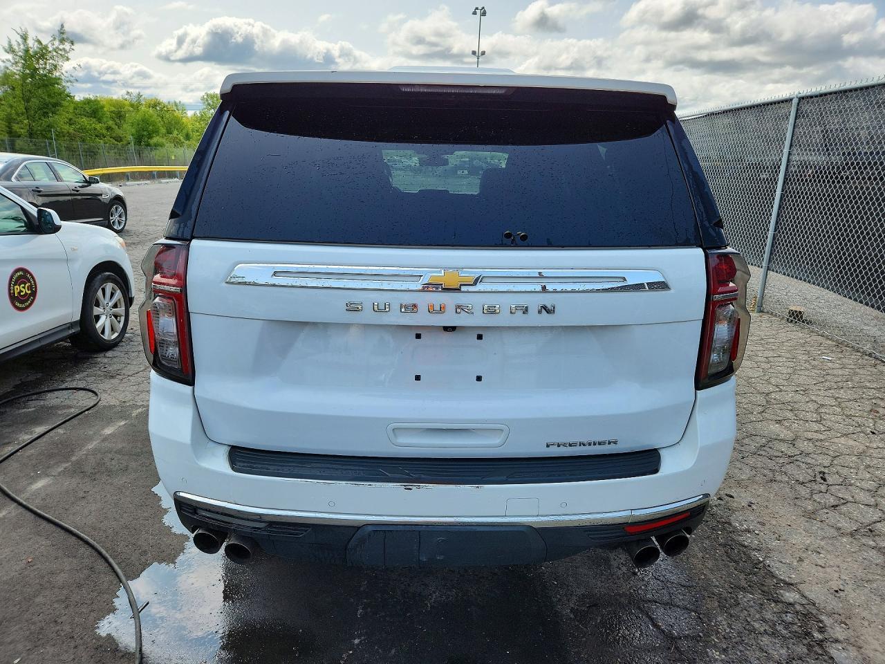 2022 Chevrolet Suburban C1500 Premier - Image 6