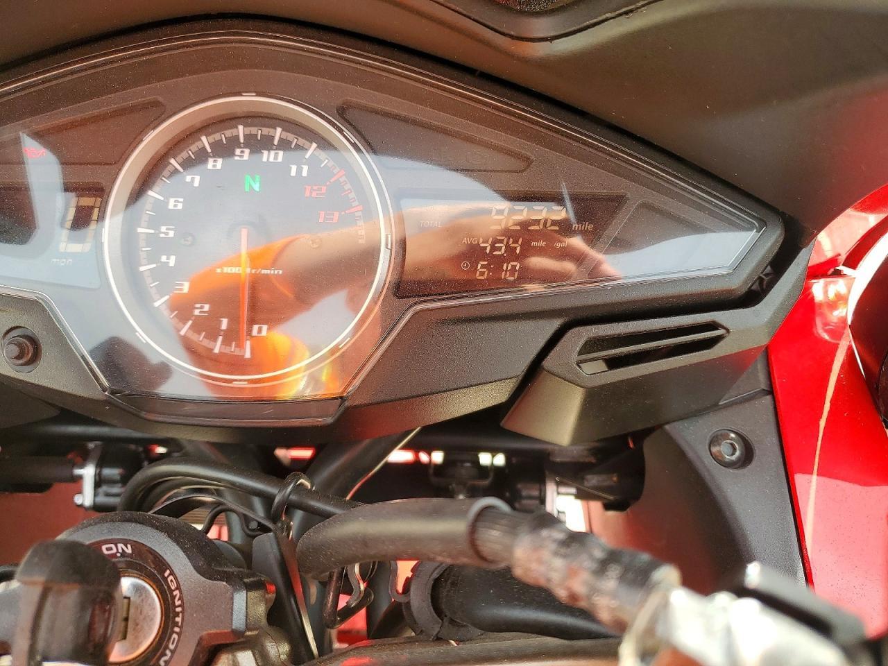 2014 Honda Vfr800 F - Image 7