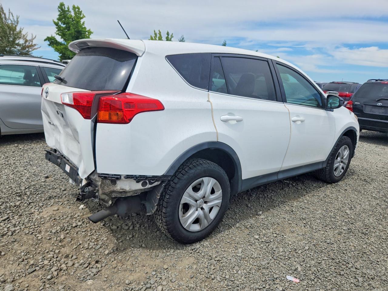 2015 Toyota Rav4 Le - Image 3