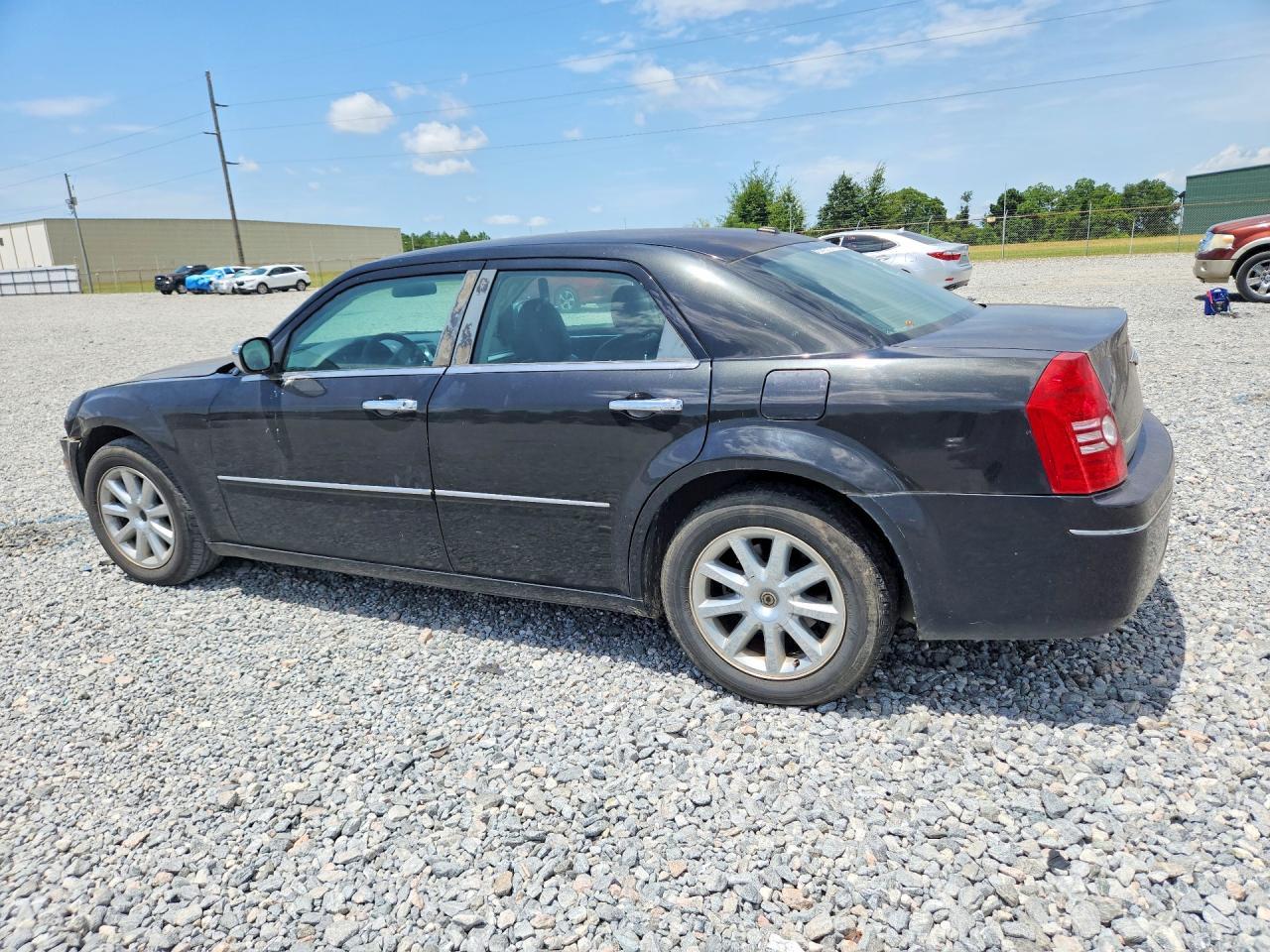 2010 Chrysler 300 Touring - Image 2