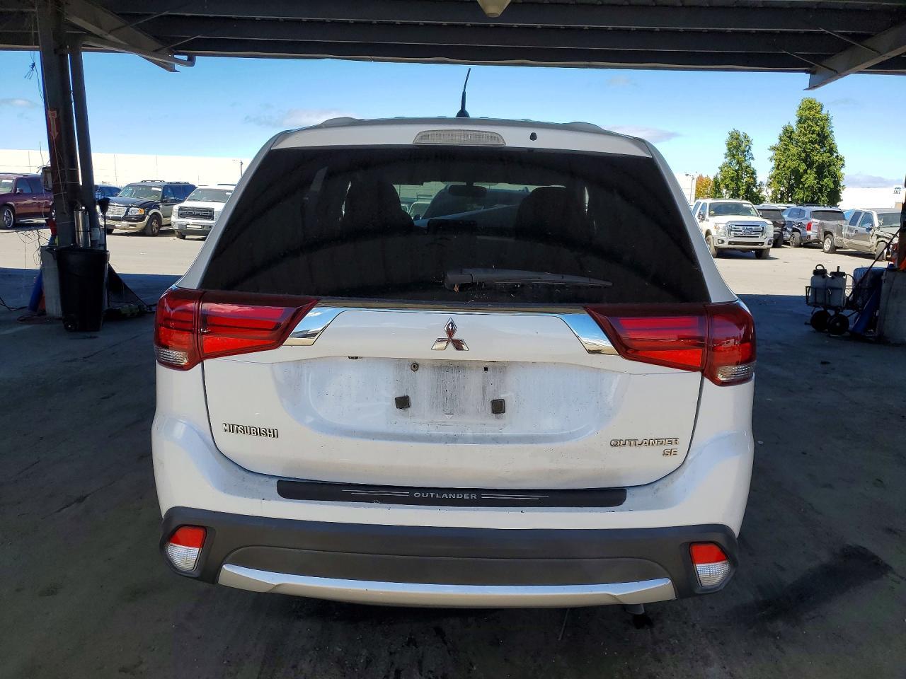 2016 Mitsubishi Outlander Se - Фото 6