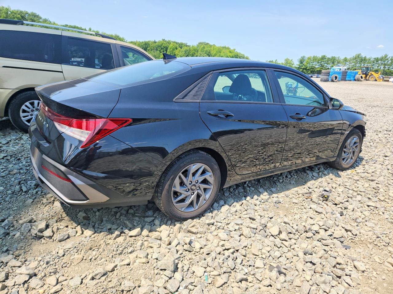 2024 Hyundai Elantra Sel - Фото 3