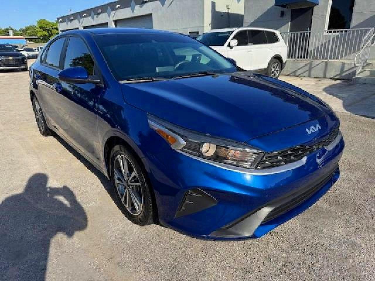 2022 Kia Forte Lxs - Image 4