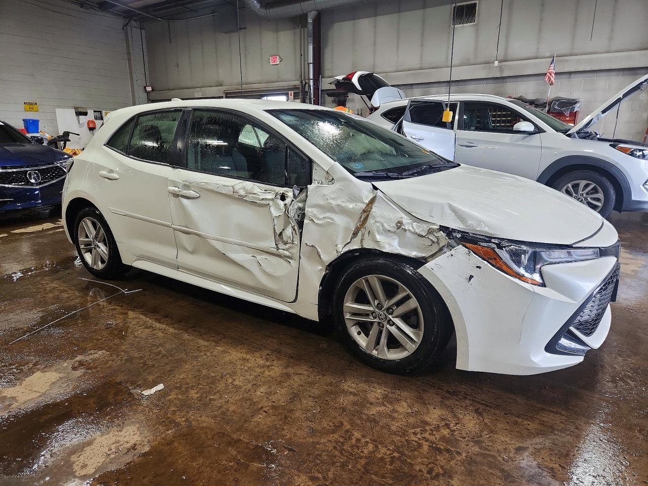 2019 Toyota Corolla Hatchback Se - Фото 4