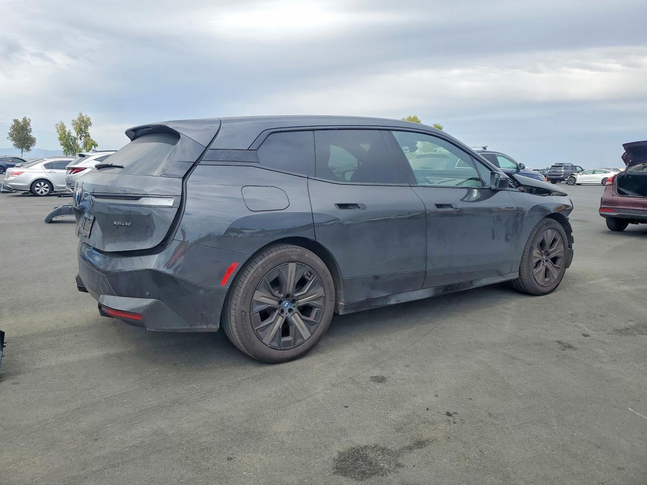 2025 BMW Ix xDrive50 - Image 3
