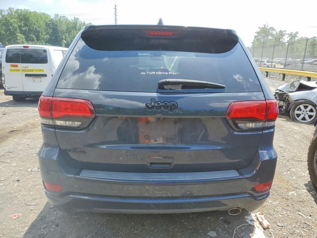 2018 Jeep Grand Cherokee Laredo - Image 6