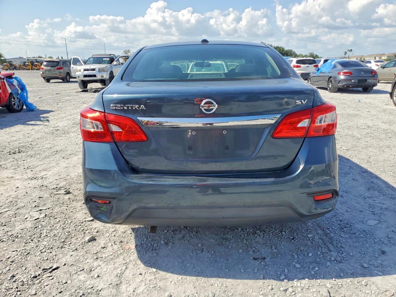 2017 Nissan Sentra Sv - Фото 6