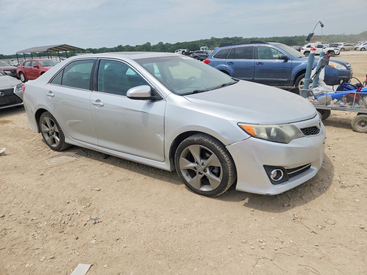 2014 Toyota Camry Se Sport - Image 4