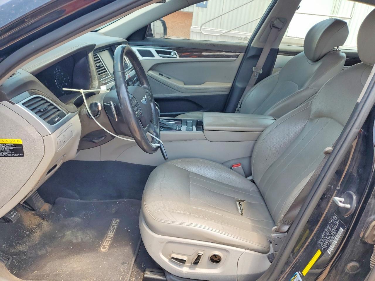 2015 Hyundai Genesis 3.8L - Фото 7