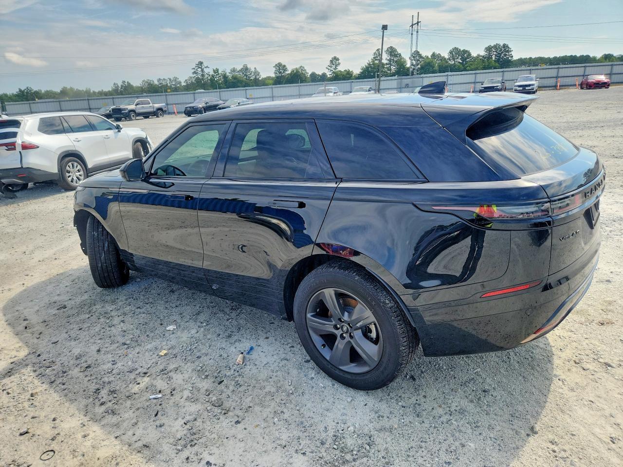 2025 Land Rover Range Rover Velar Dynamic Se - Image 2