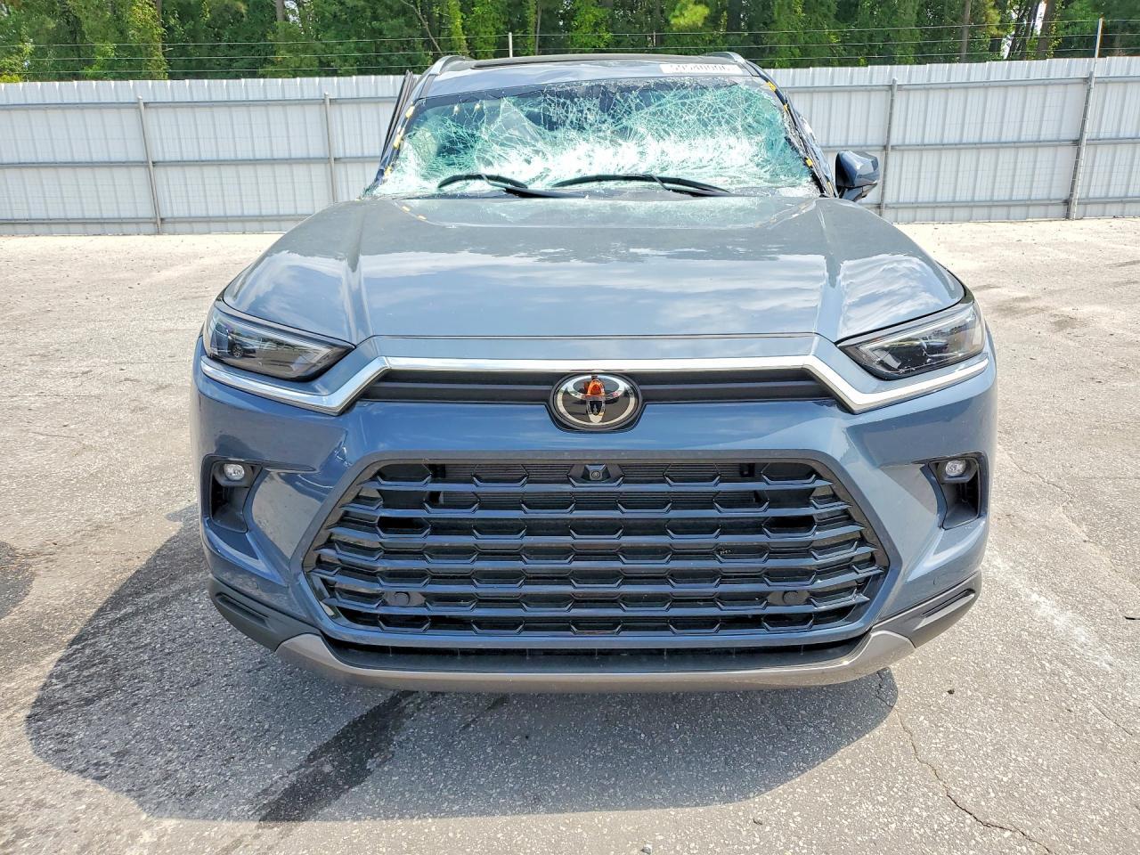 2026 Toyota Grand Highlander Limited - Image 5