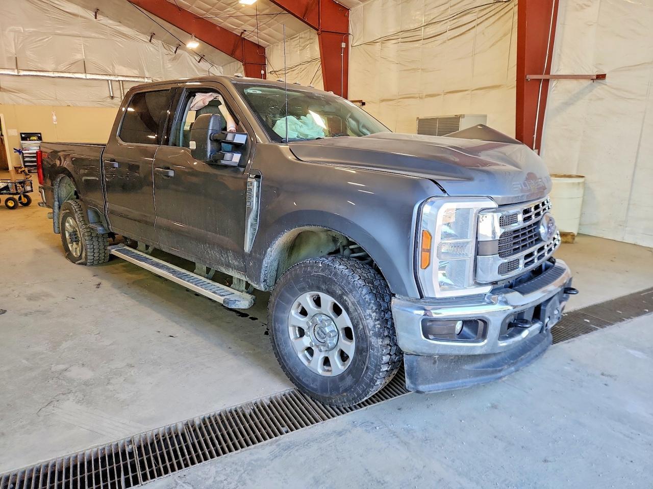 2024 Ford F250 Super Duty - Фото 4