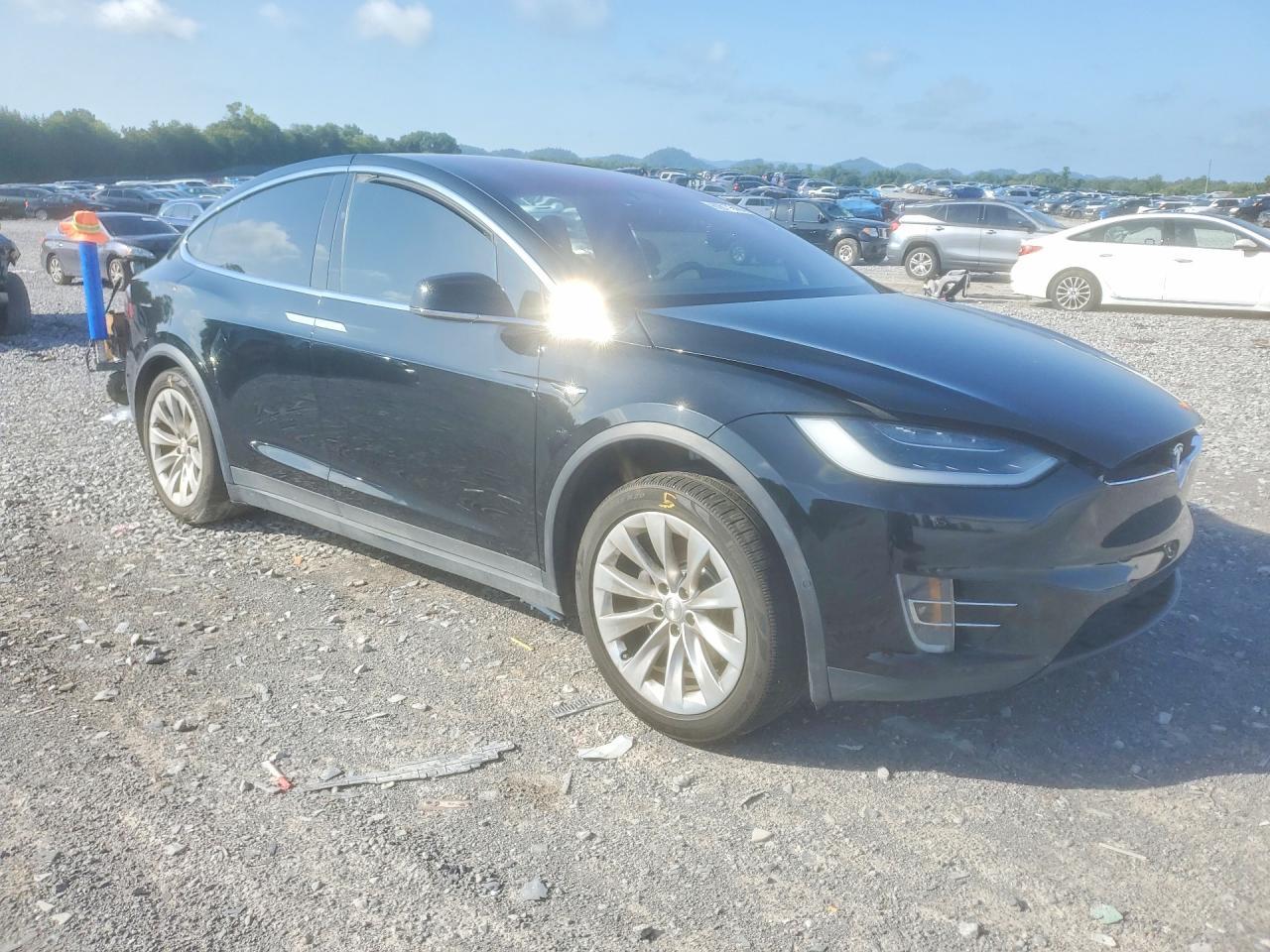 2019 Tesla Model X - Фото 4