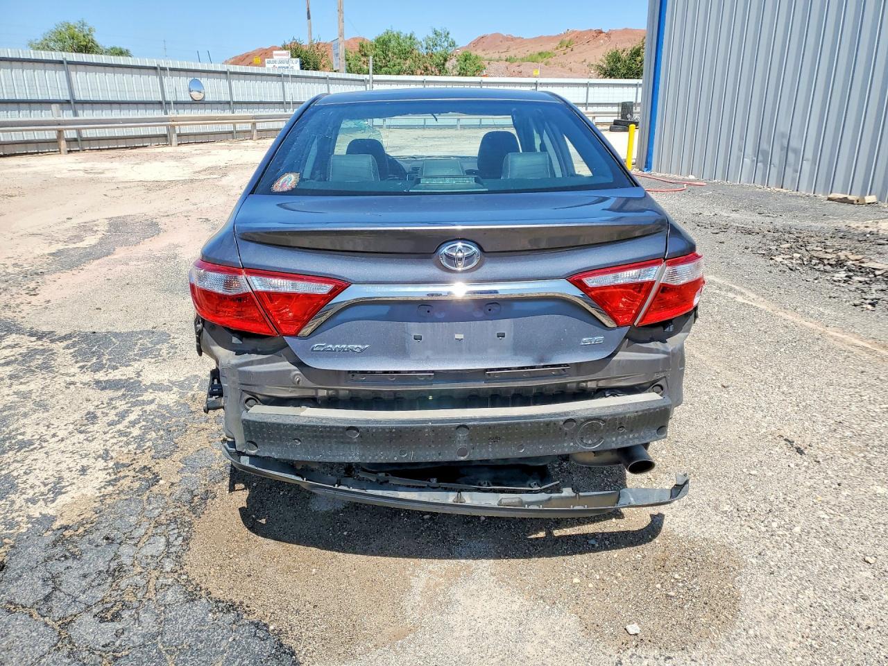 2017 Toyota Camry Se - Фото 6