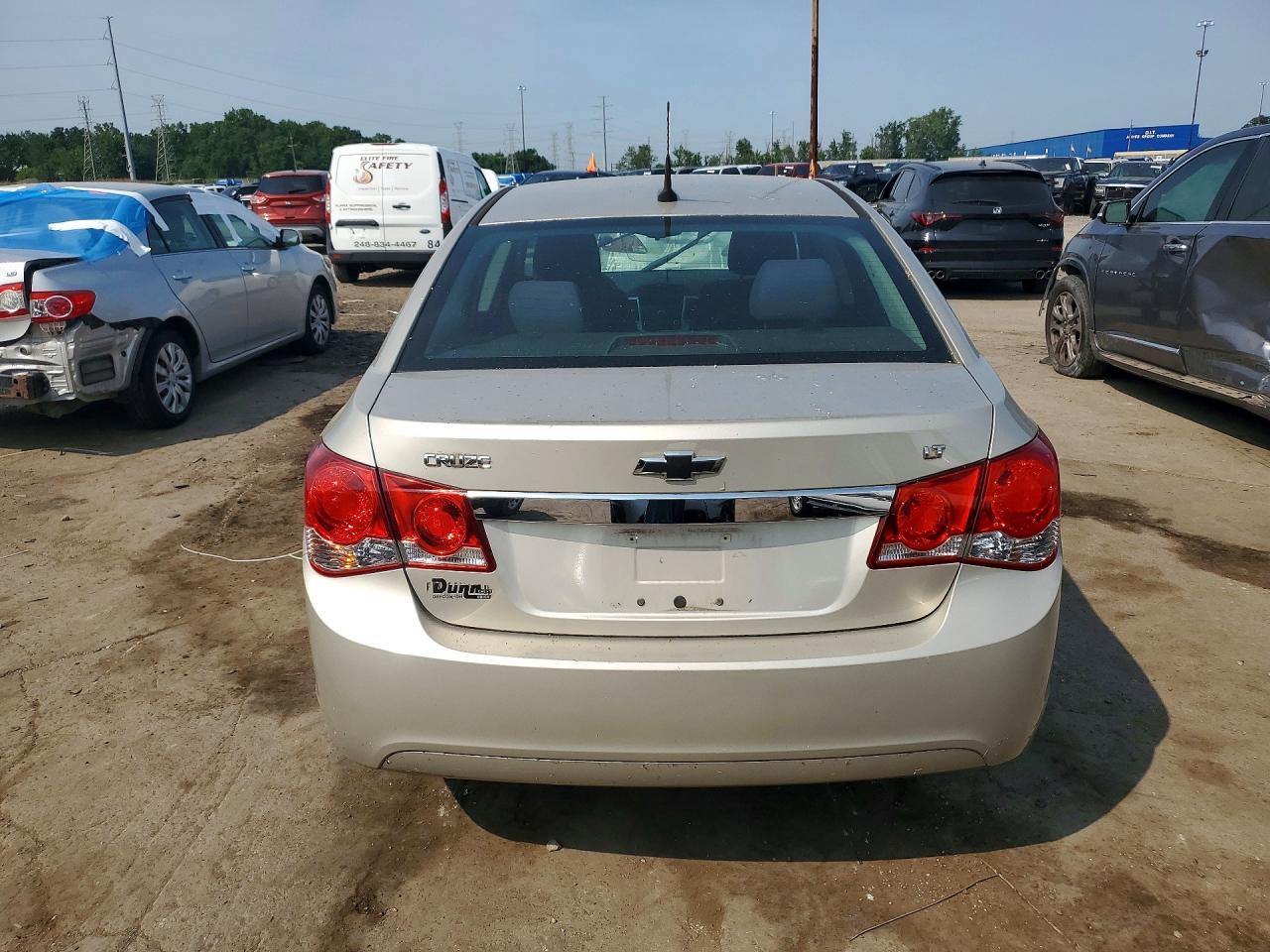 2014 Chevrolet Cruze Lt - Image 6