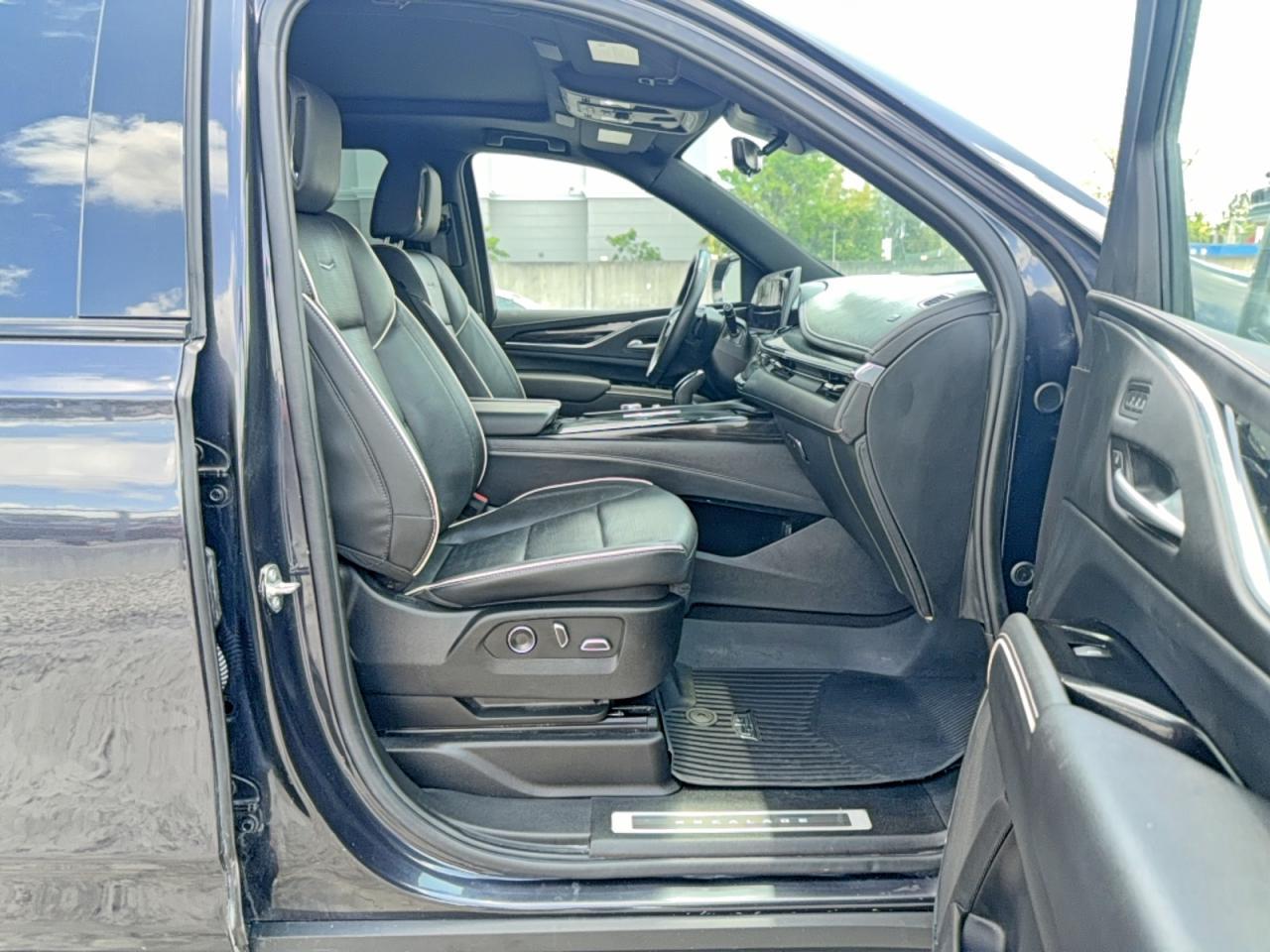 2023 Cadillac Escalade Esv Sport - Image 5