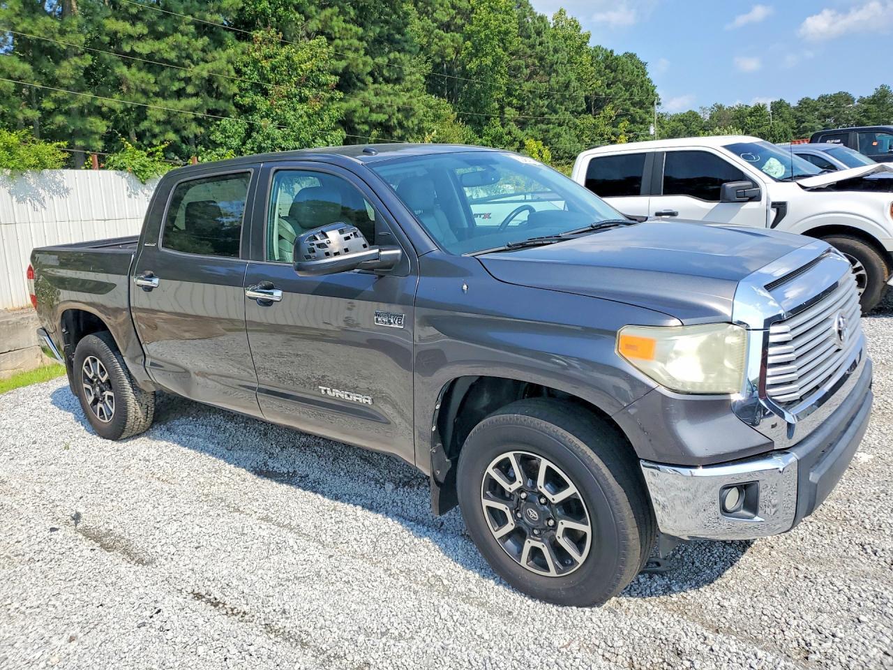 2014 Toyota Tundra Crewmax Limited - Image 4