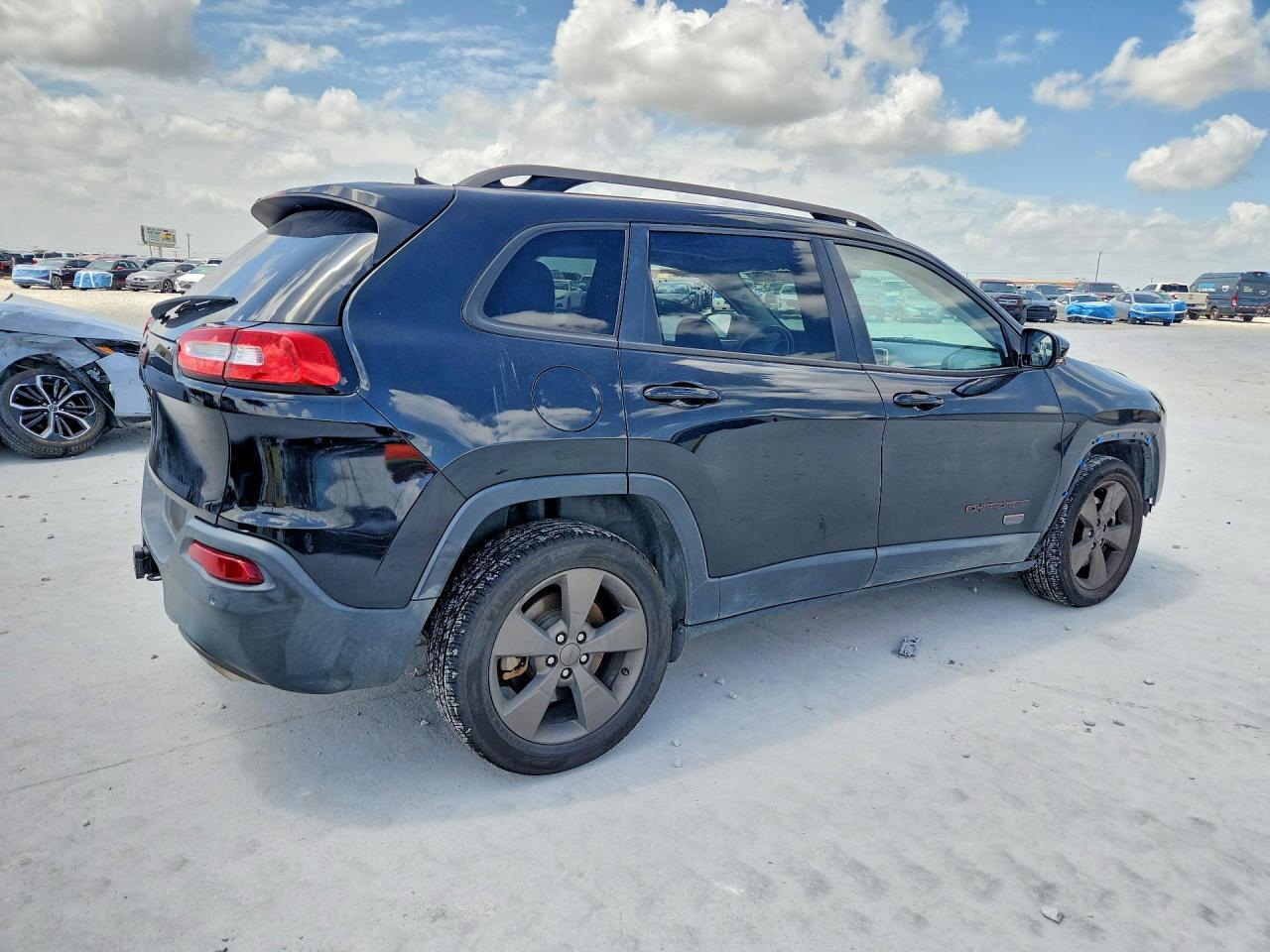 2016 Jeep Cherokee Latitude - Фото 3