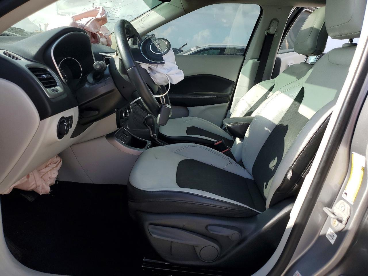 2018 Jeep Compass Latitude - Image 7