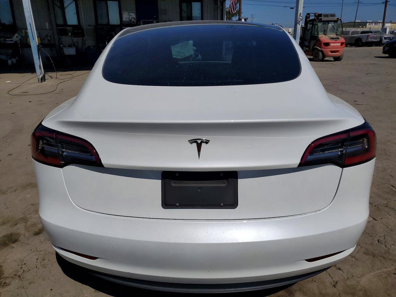 2023 Tesla Model 3 - Image 6