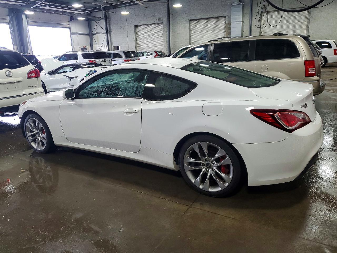 2013 Hyundai Genesis Coupe 3.8 R-Spec - Image 2