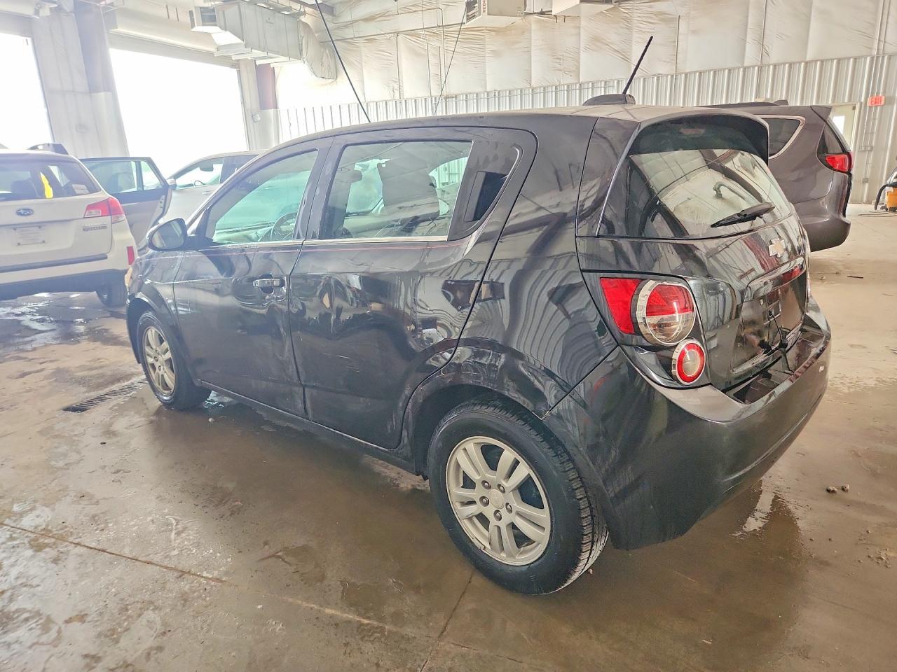 2015 Chevrolet Sonic Lt - Фото 2